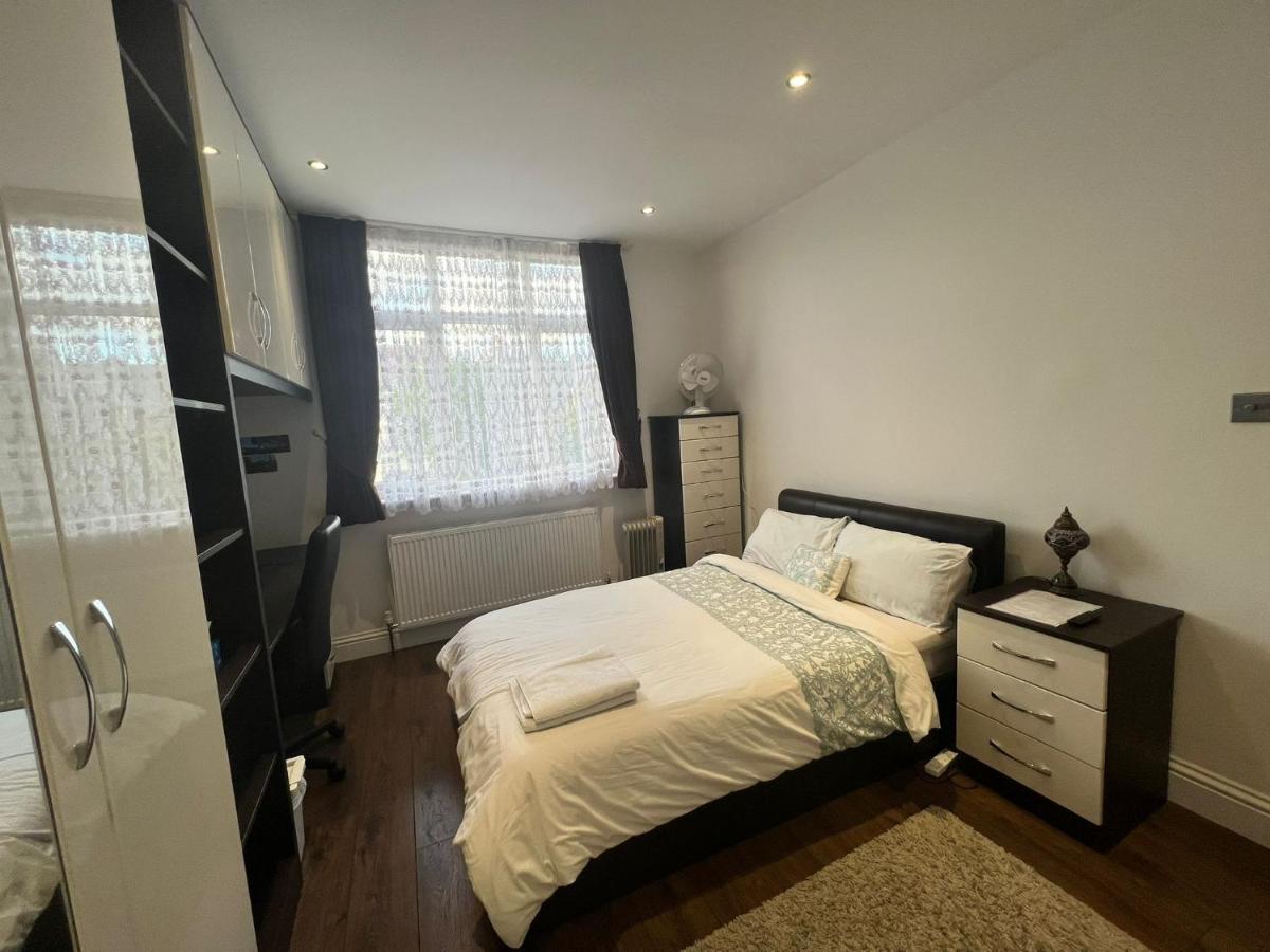 Deluxe Homestay near Tottenham Hotspur Stadium London Exterior foto